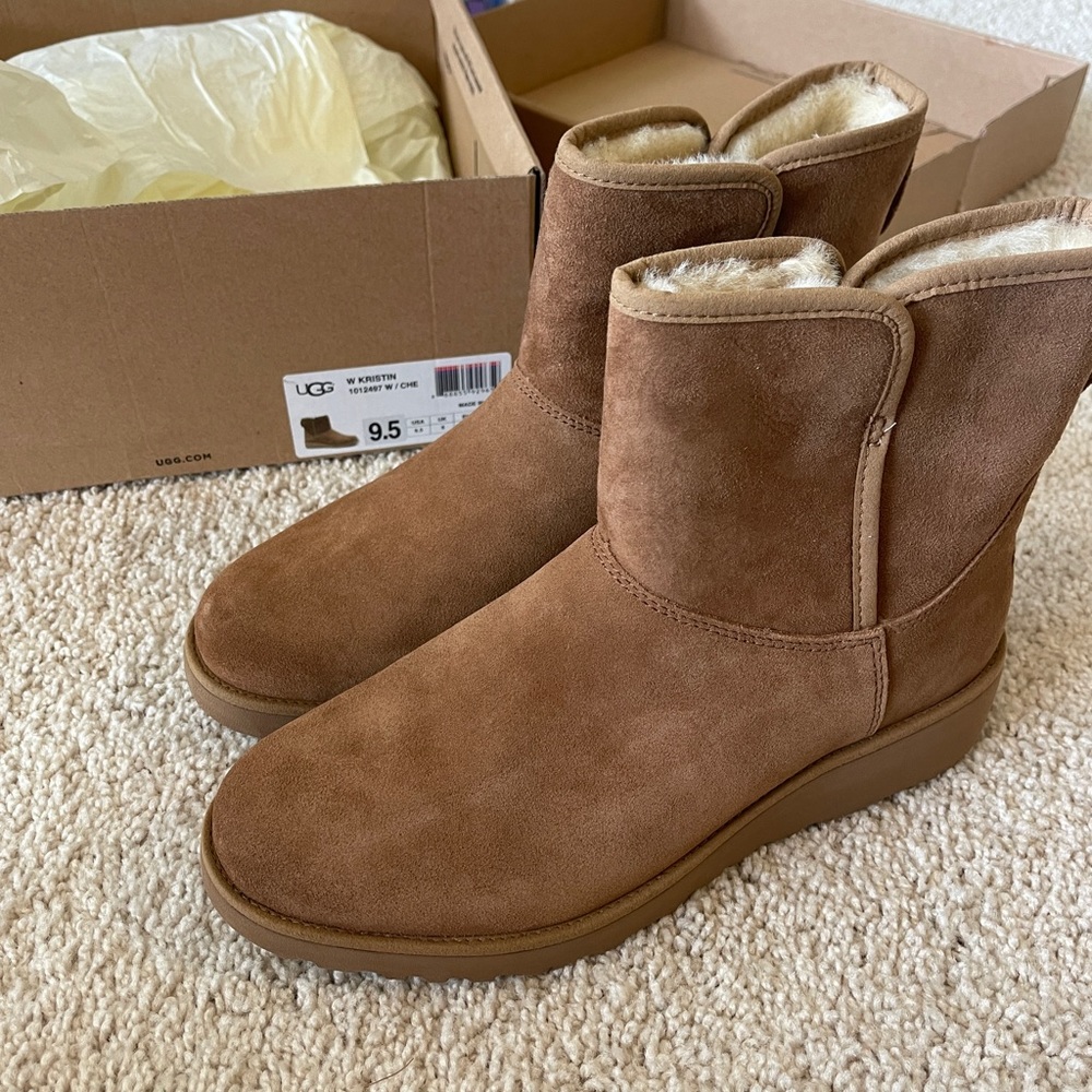 NWT UGG KRISTIN SIZE 9.5 NEW WITH BOX
